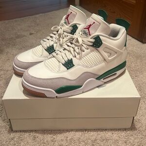 Jordan 4 Pine Green SB Size 13 w Box